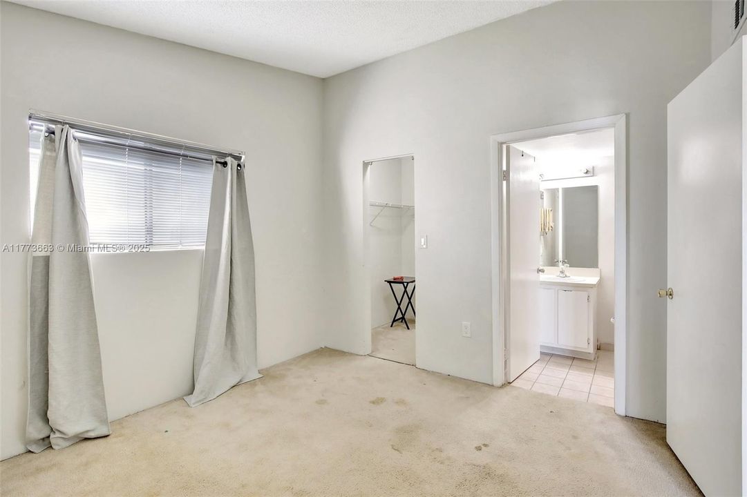 Recently Sold: $239,000 (2 beds, 2 baths, 1016 Square Feet)