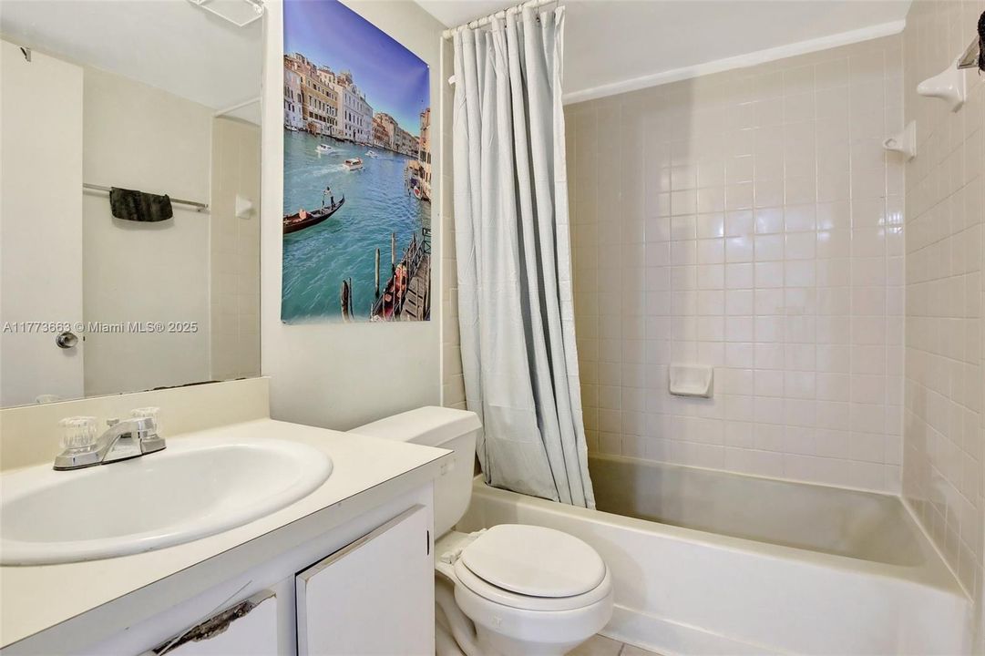 Recently Sold: $239,000 (2 beds, 2 baths, 1016 Square Feet)