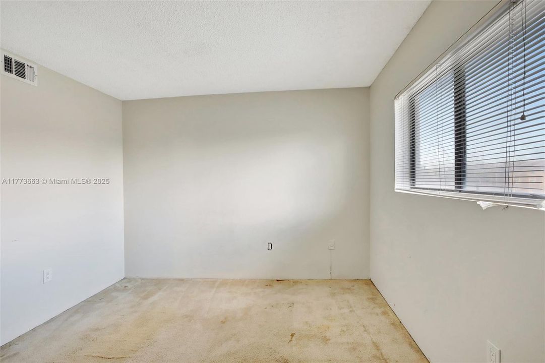 Recently Sold: $239,000 (2 beds, 2 baths, 1016 Square Feet)