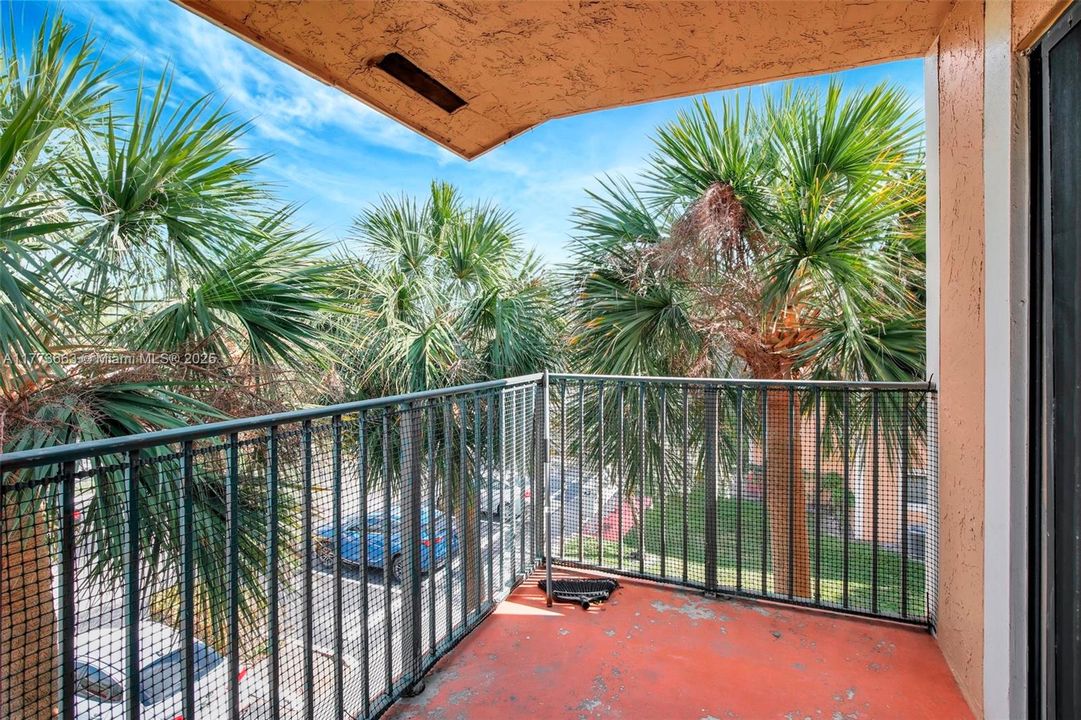 Recently Sold: $239,000 (2 beds, 2 baths, 1016 Square Feet)