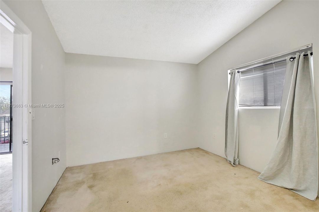 Recently Sold: $239,000 (2 beds, 2 baths, 1016 Square Feet)