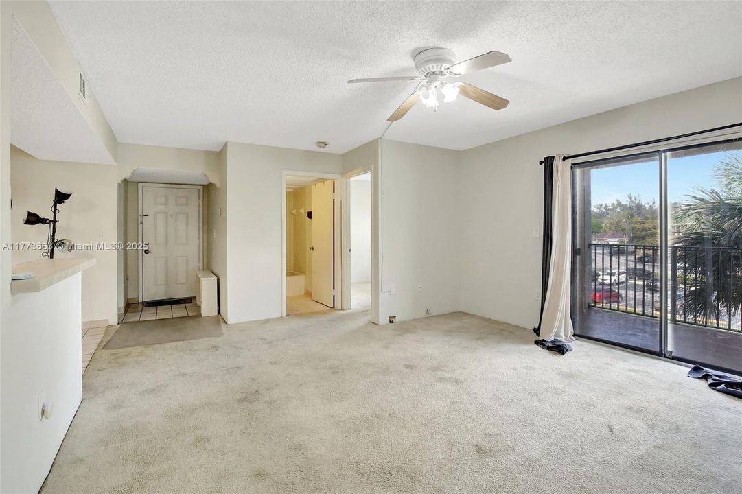 Recently Sold: $239,000 (2 beds, 2 baths, 1016 Square Feet)