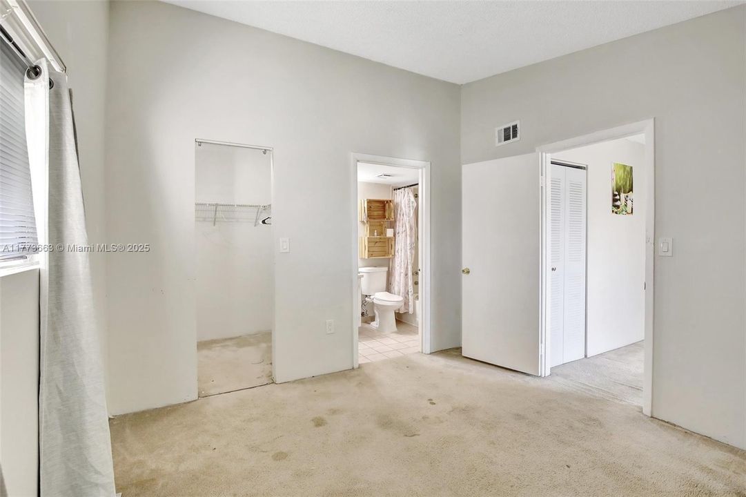 Recently Sold: $239,000 (2 beds, 2 baths, 1016 Square Feet)