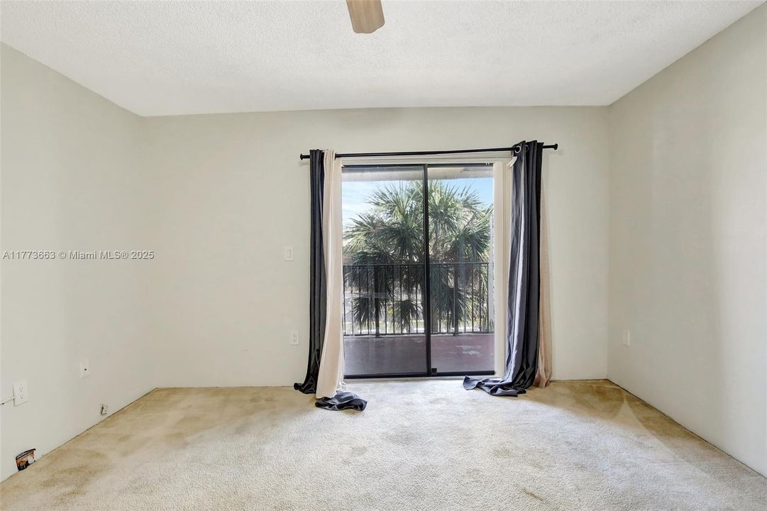 Recently Sold: $239,000 (2 beds, 2 baths, 1016 Square Feet)