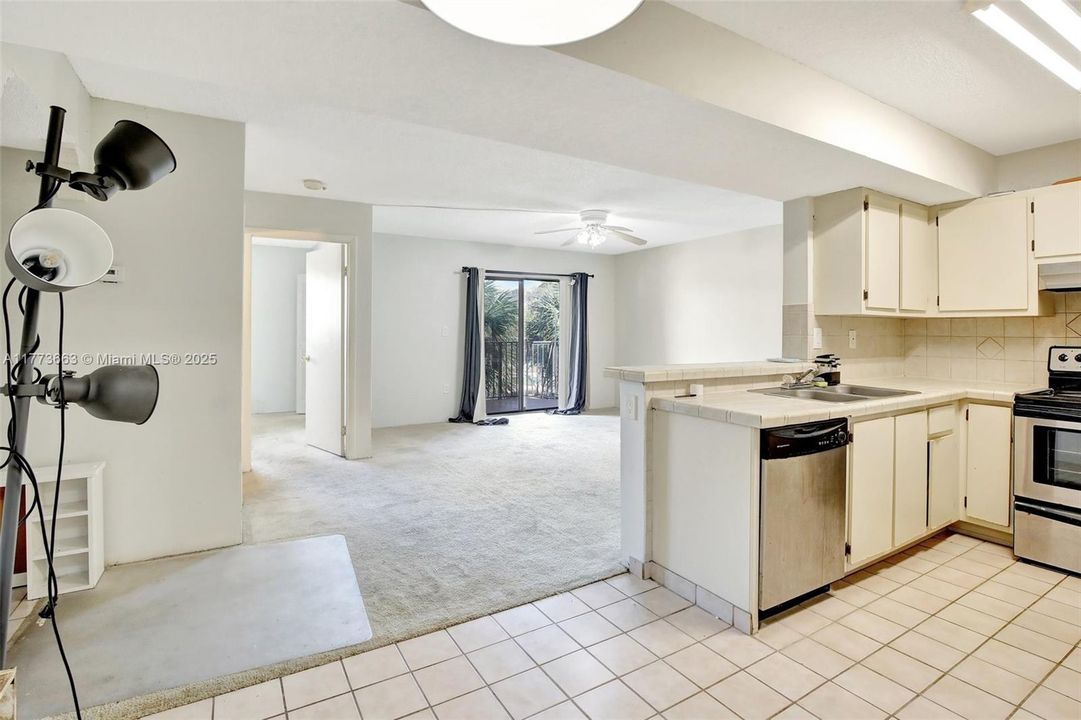 Recently Sold: $239,000 (2 beds, 2 baths, 1016 Square Feet)