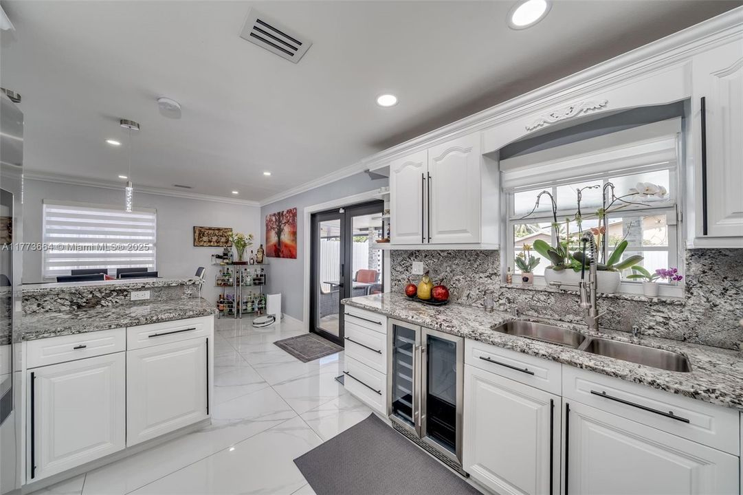 Recently Sold: $764,900 (3 beds, 3 baths, 1820 Square Feet)