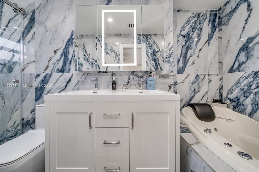 Recently Sold: $764,900 (3 beds, 3 baths, 1820 Square Feet)