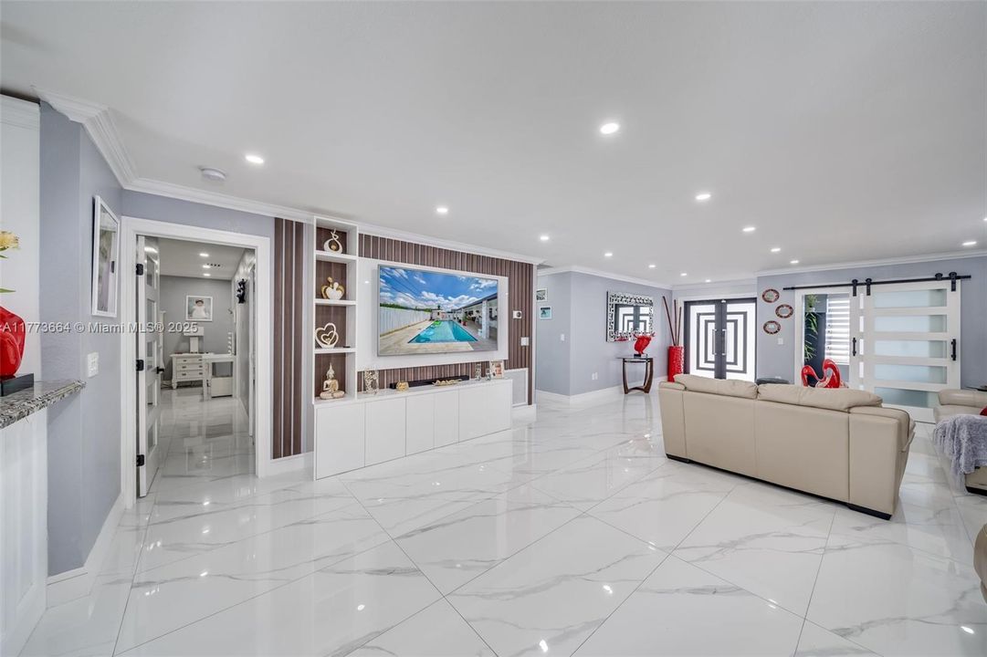 Recently Sold: $764,900 (3 beds, 3 baths, 1820 Square Feet)