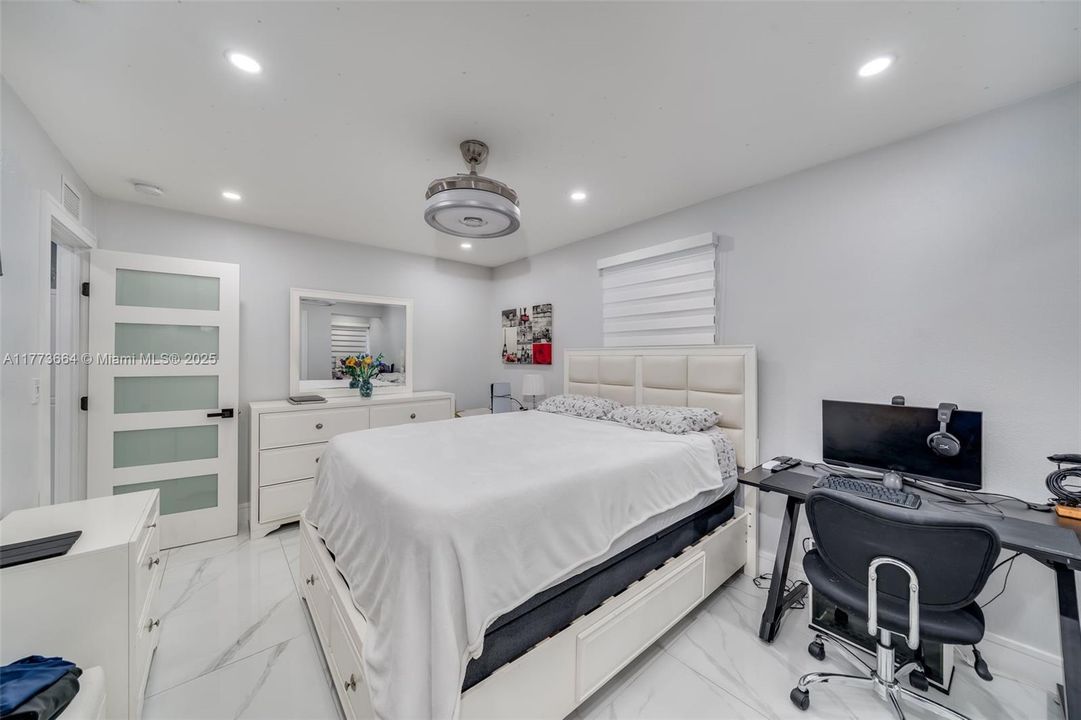 Recently Sold: $764,900 (3 beds, 3 baths, 1820 Square Feet)