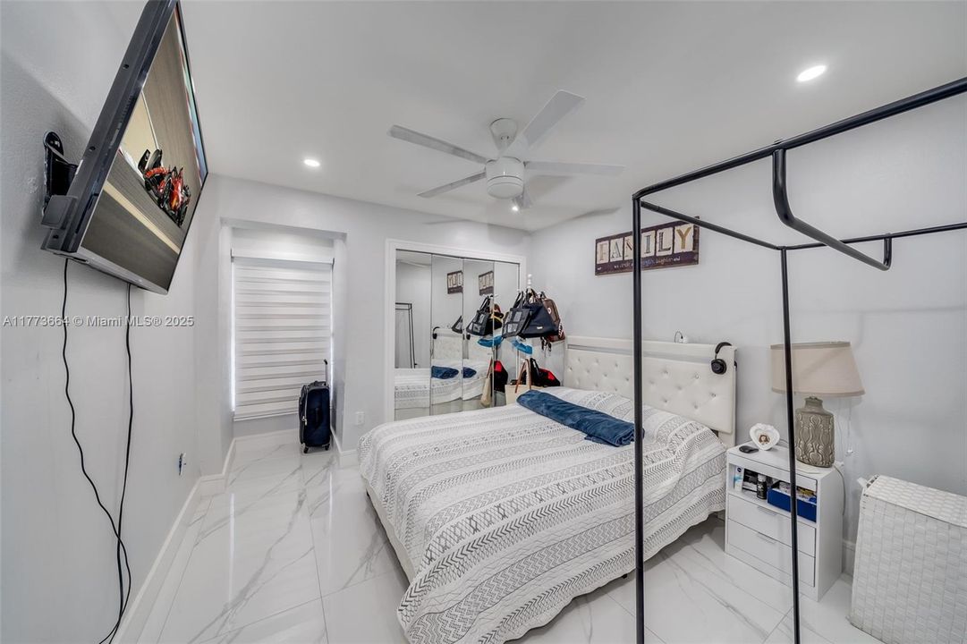 Recently Sold: $764,900 (3 beds, 3 baths, 1820 Square Feet)