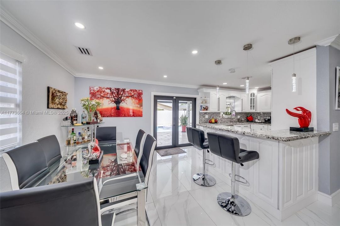 Recently Sold: $764,900 (3 beds, 3 baths, 1820 Square Feet)