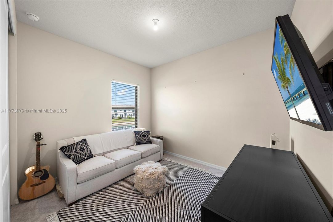 待售: $675,000 (3 贝兹, 2 浴室, 1774 平方英尺)