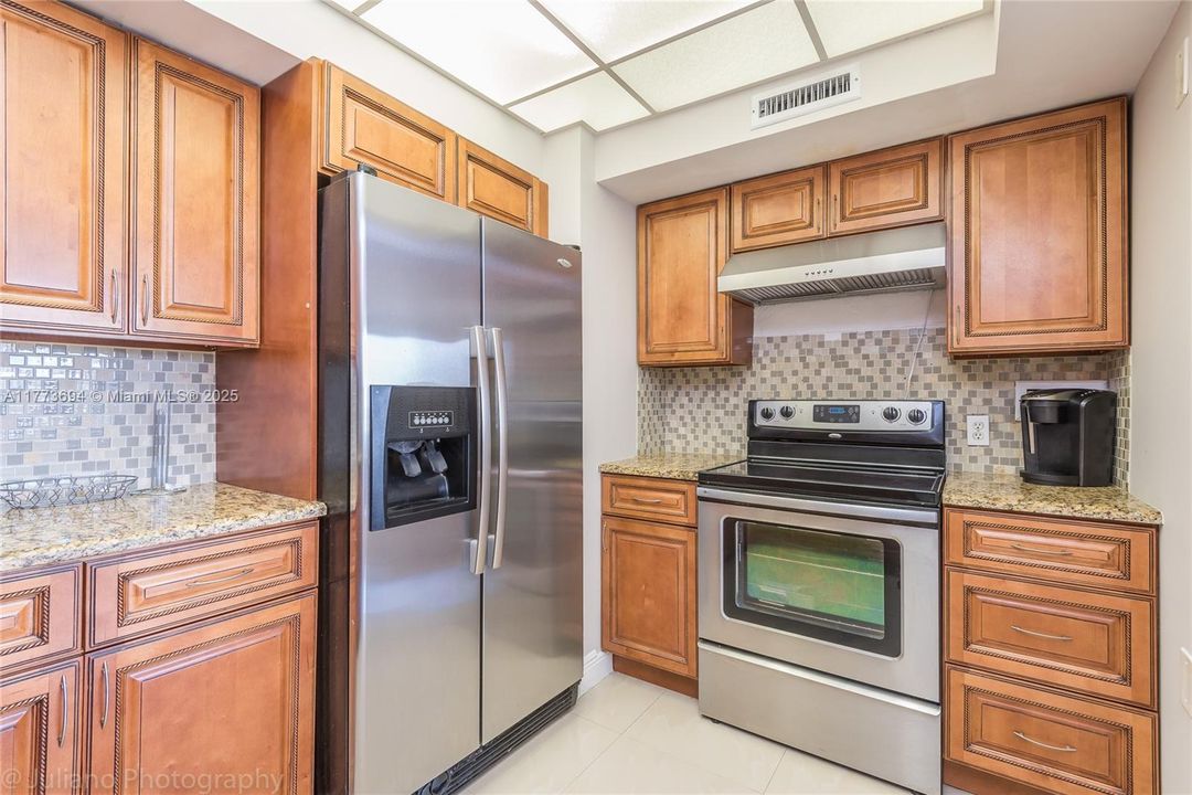 В аренду: $3,000 (1 спален, 1 ванн, 790 Квадратных фут)