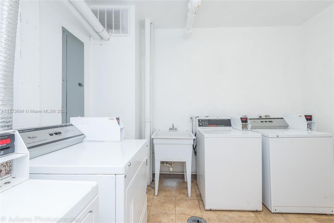 В аренду: $3,000 (1 спален, 1 ванн, 790 Квадратных фут)