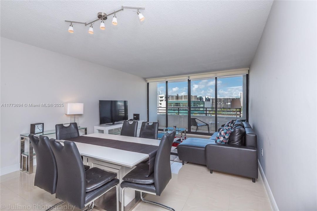 В аренду: $3,000 (1 спален, 1 ванн, 790 Квадратных фут)