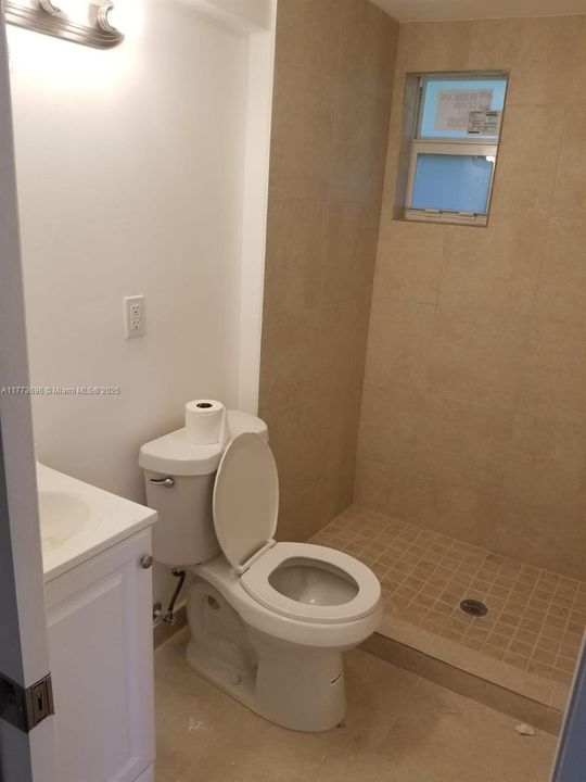 Recently Rented: $1,450 (1 beds, 1 baths, 420 Square Feet)