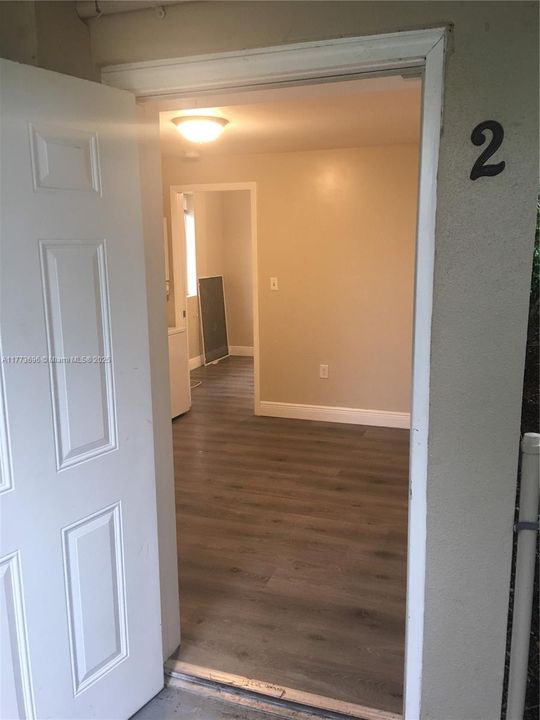 Recently Rented: $1,450 (1 beds, 1 baths, 420 Square Feet)