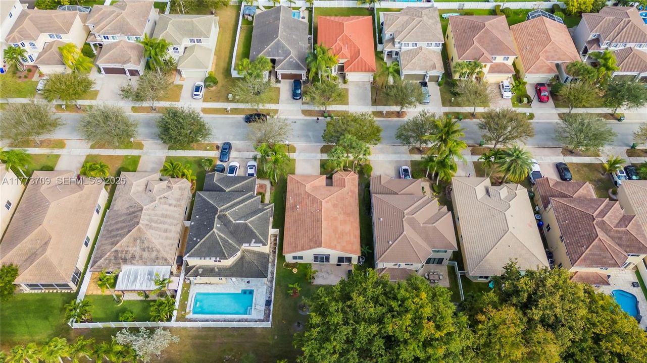 En Venta: $649,000 (3 camas, 2 baños, 1691 Pies cuadrados)