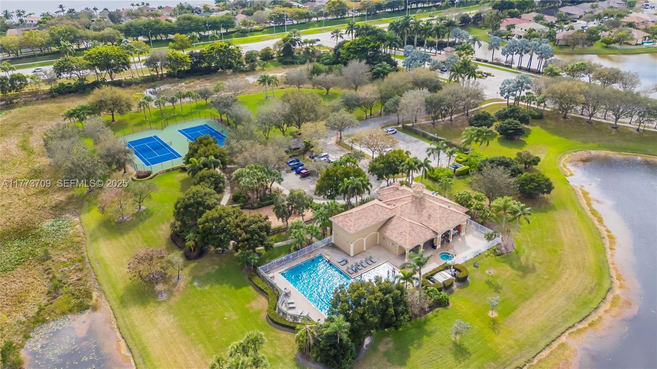 En Venta: $649,000 (3 camas, 2 baños, 1691 Pies cuadrados)