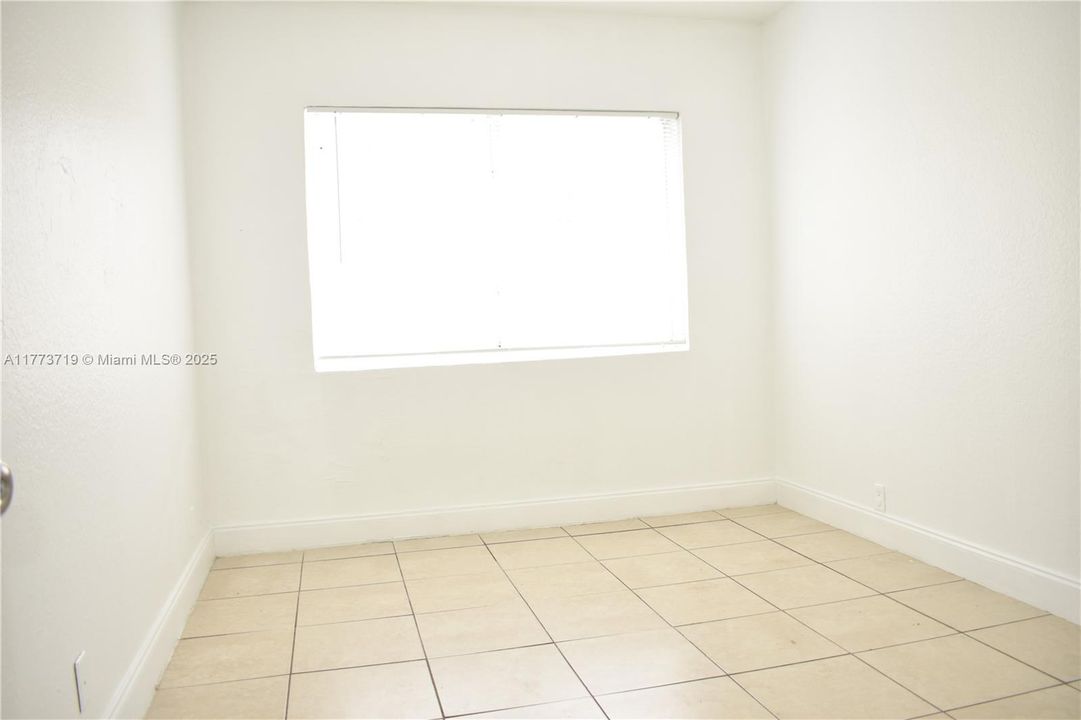 Recently Rented: $1,600 (2 beds, 1 baths, 700 Square Feet)