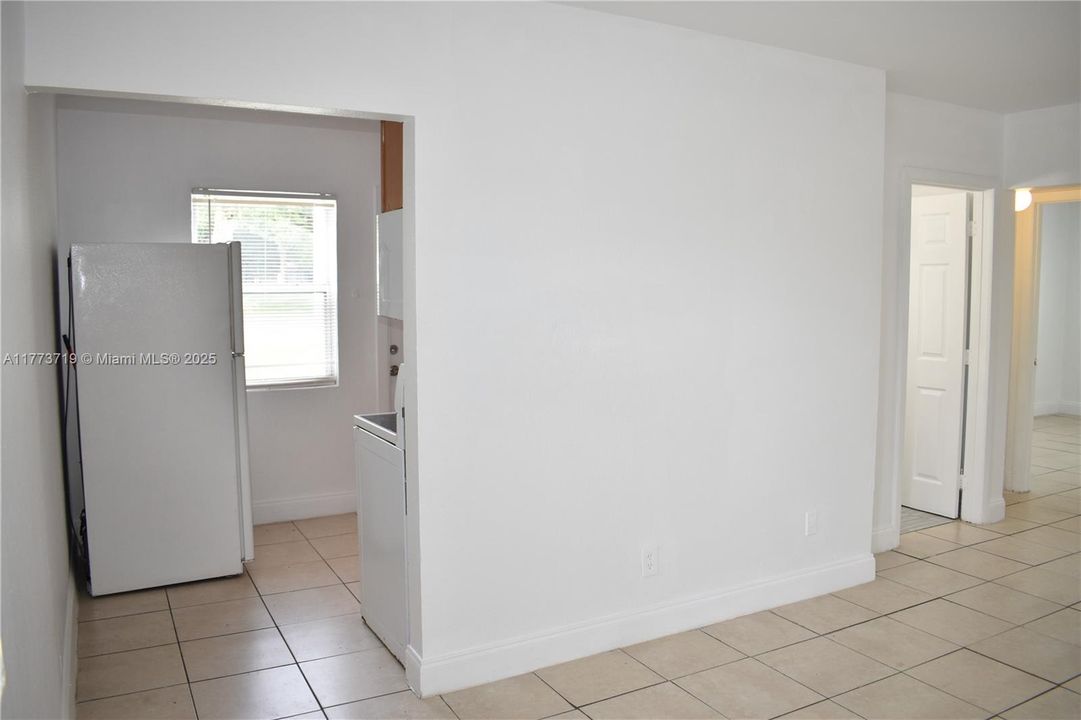 Recently Rented: $1,600 (2 beds, 1 baths, 700 Square Feet)