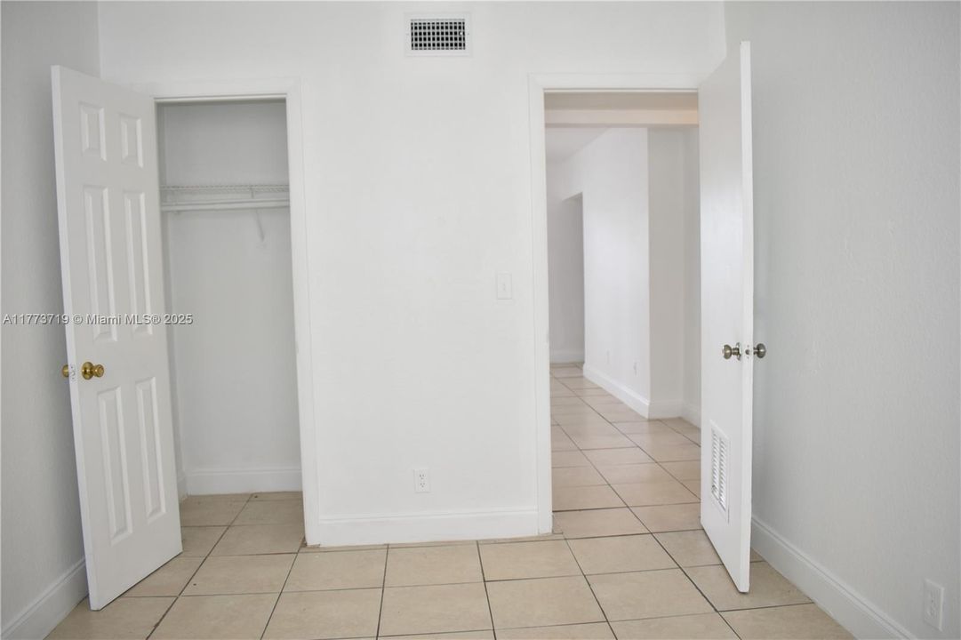 Recently Rented: $1,600 (2 beds, 1 baths, 700 Square Feet)