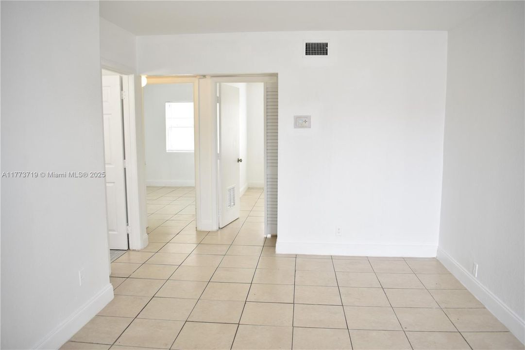 Recently Rented: $1,600 (2 beds, 1 baths, 700 Square Feet)