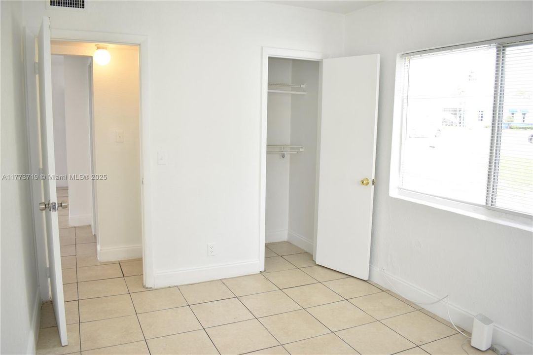 Recently Rented: $1,600 (2 beds, 1 baths, 700 Square Feet)