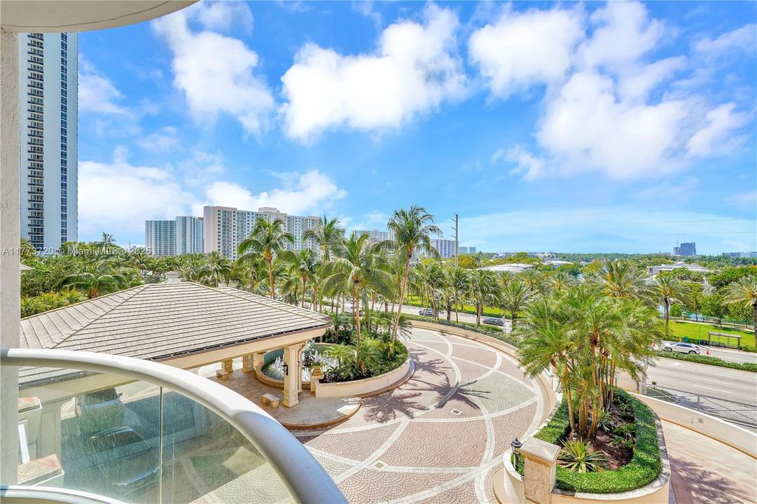 最近租的: $21,950 (4 贝兹, 4 浴室, 3750 平方英尺)