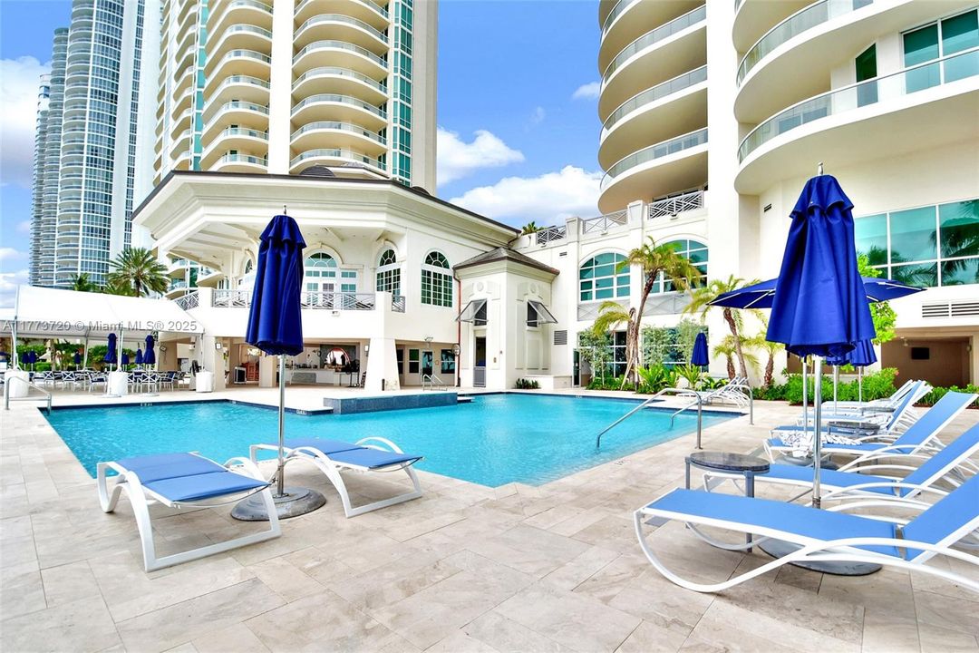 最近租的: $21,950 (4 贝兹, 4 浴室, 3750 平方英尺)