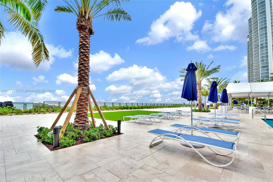 最近租的: $21,950 (4 贝兹, 4 浴室, 3750 平方英尺)