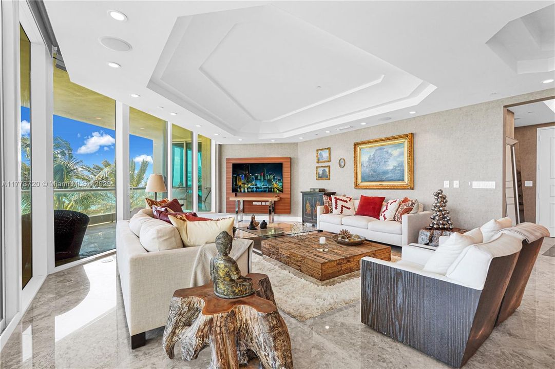 最近租的: $21,950 (4 贝兹, 4 浴室, 3750 平方英尺)