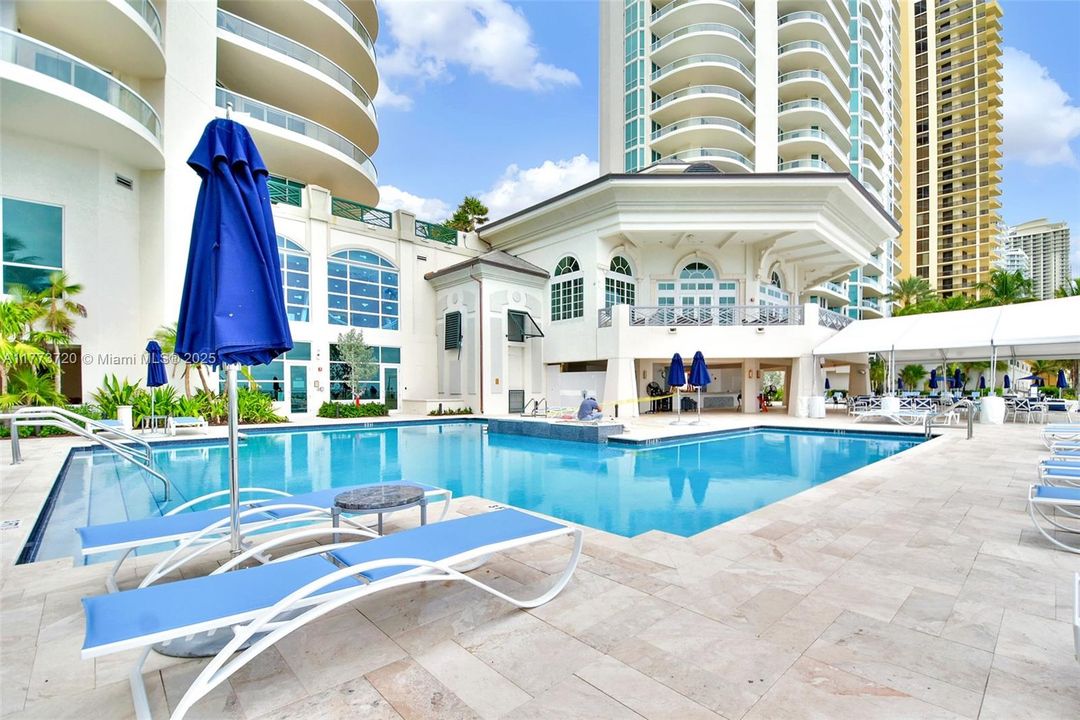 最近租的: $21,950 (4 贝兹, 4 浴室, 3750 平方英尺)