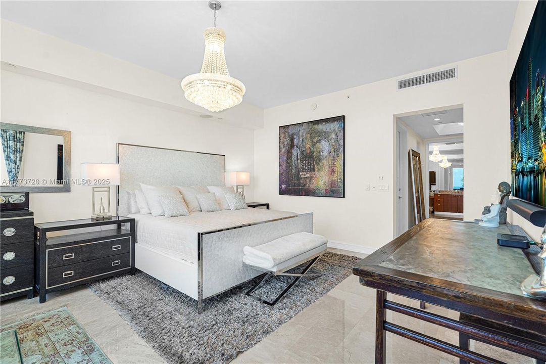 最近租的: $21,950 (4 贝兹, 4 浴室, 3750 平方英尺)