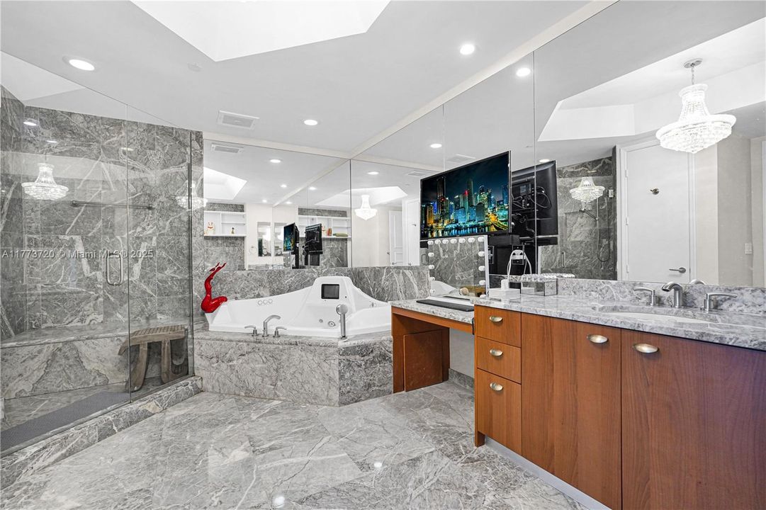 最近租的: $21,950 (4 贝兹, 4 浴室, 3750 平方英尺)