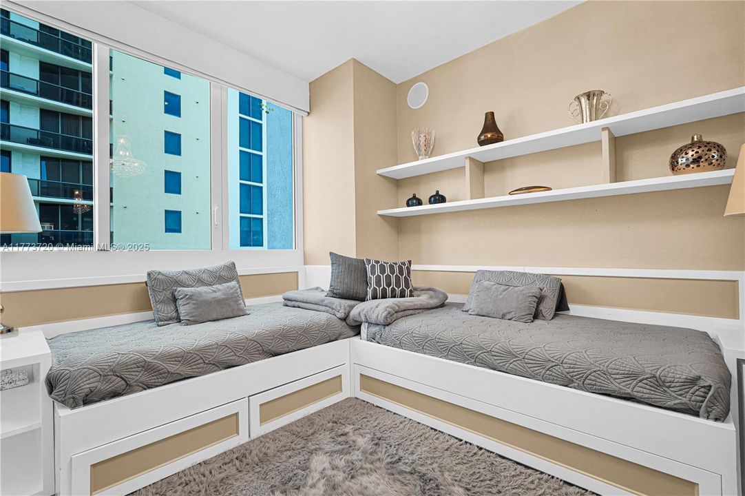 最近租的: $21,950 (4 贝兹, 4 浴室, 3750 平方英尺)