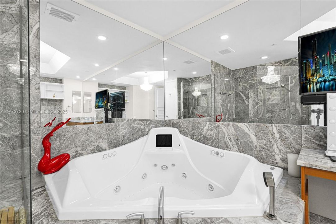 最近租的: $21,950 (4 贝兹, 4 浴室, 3750 平方英尺)