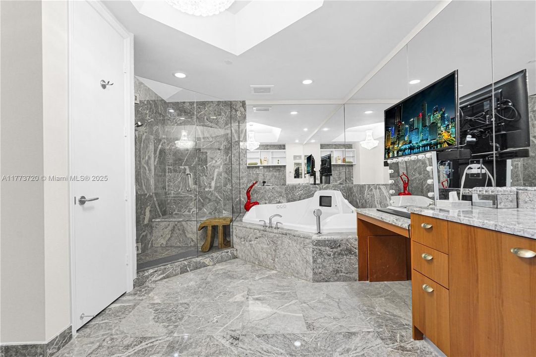 最近租的: $21,950 (4 贝兹, 4 浴室, 3750 平方英尺)