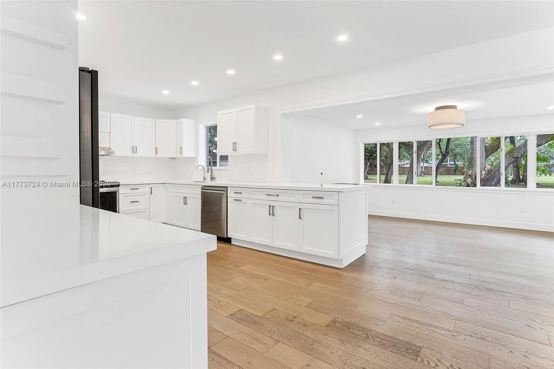 Recently Rented: $6,700 (3 beds, 2 baths, 2172 Square Feet)