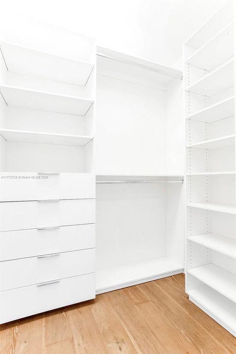 Recently Rented: $6,700 (3 beds, 2 baths, 2172 Square Feet)