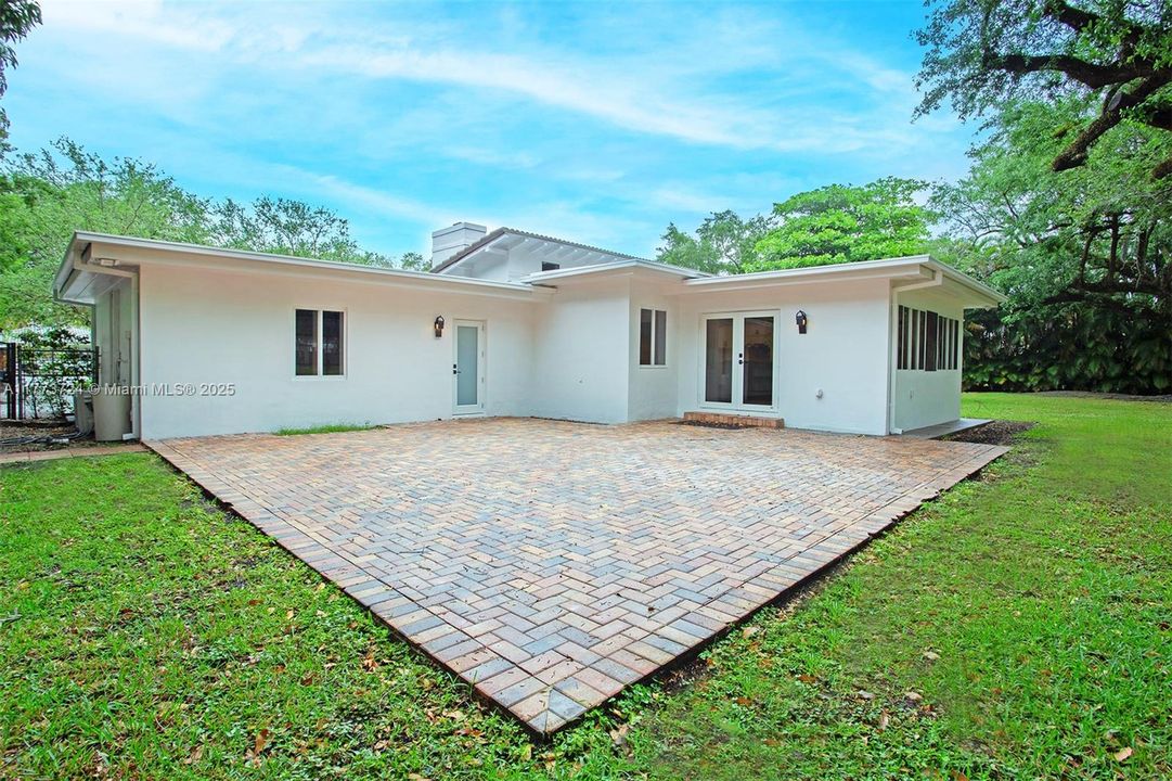 Recently Rented: $6,700 (3 beds, 2 baths, 2172 Square Feet)