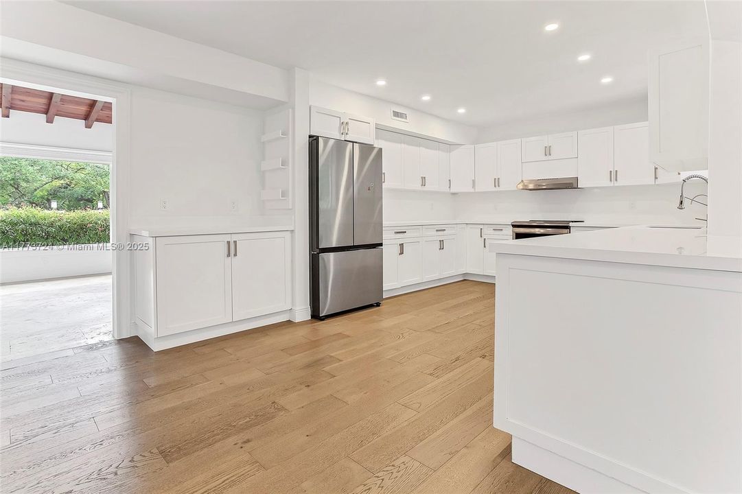 Recently Rented: $6,700 (3 beds, 2 baths, 2172 Square Feet)