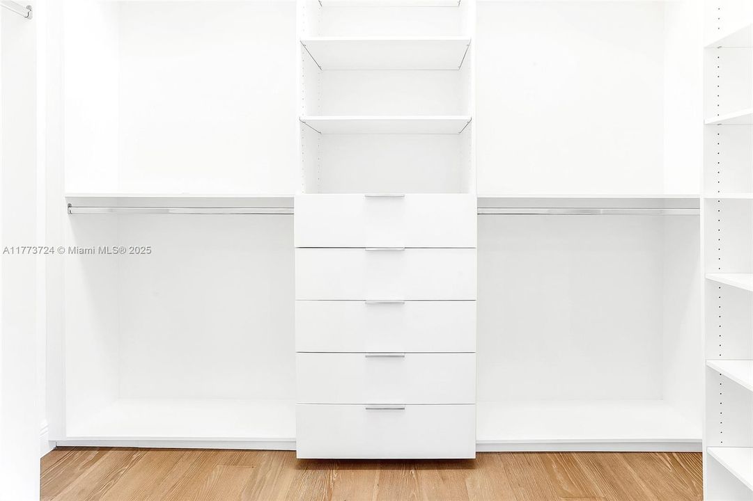 Recently Rented: $6,700 (3 beds, 2 baths, 2172 Square Feet)