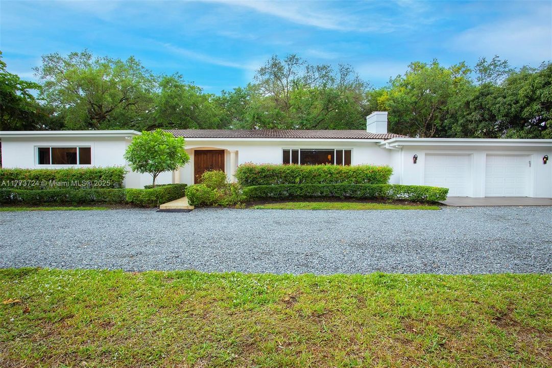 Recently Rented: $6,700 (3 beds, 2 baths, 2172 Square Feet)