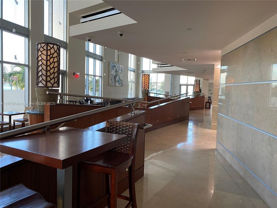 Recently Sold: $628,900 (1 beds, 1 baths, 688 Square Feet)