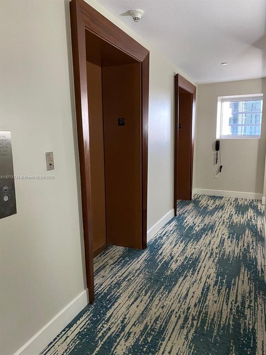 Recently Sold: $628,900 (1 beds, 1 baths, 688 Square Feet)