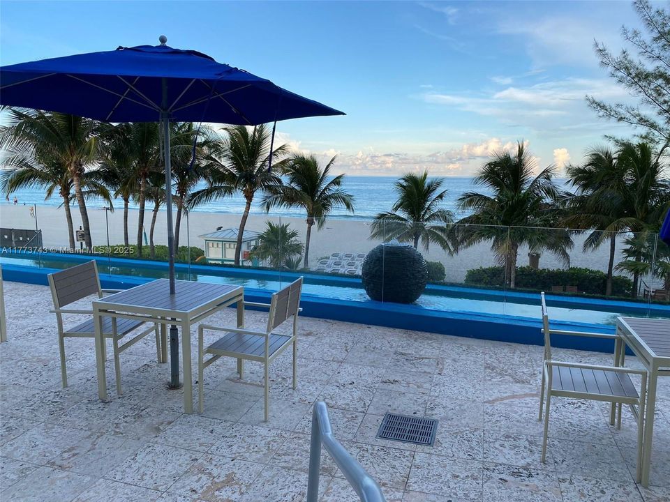 Recently Sold: $628,900 (1 beds, 1 baths, 688 Square Feet)