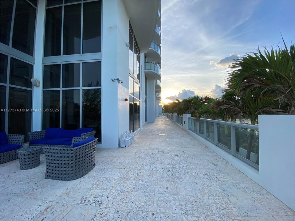 Recently Sold: $628,900 (1 beds, 1 baths, 688 Square Feet)