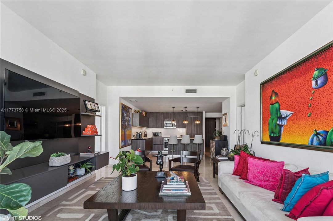 最近租的: $6,150 (2 贝兹, 2 浴室, 1383 平方英尺)