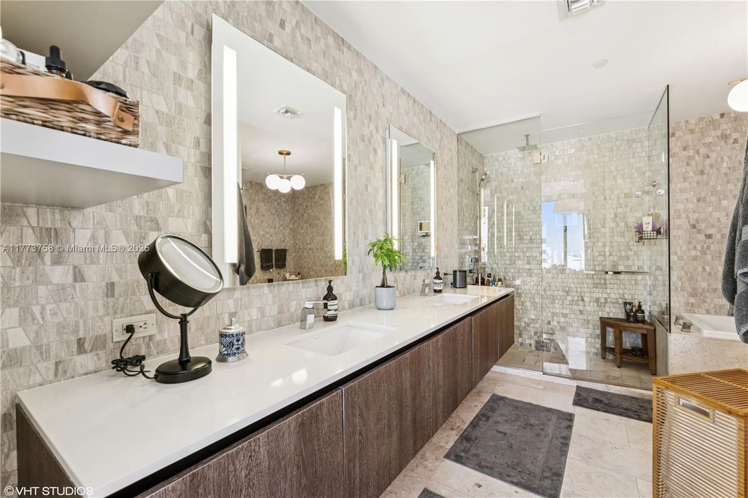 最近租的: $6,150 (2 贝兹, 2 浴室, 1383 平方英尺)